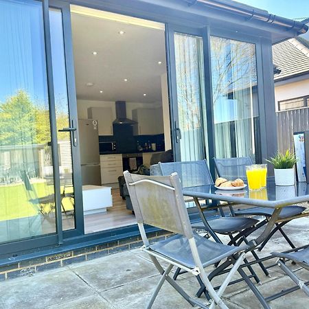 Evergreen Lodge - Two Bed Lux Flat - Parking, Garden, Patio, Wifi, Netflix - Close To Blenheim Palace & Oxford - F3 Kidlington Bagian luar foto