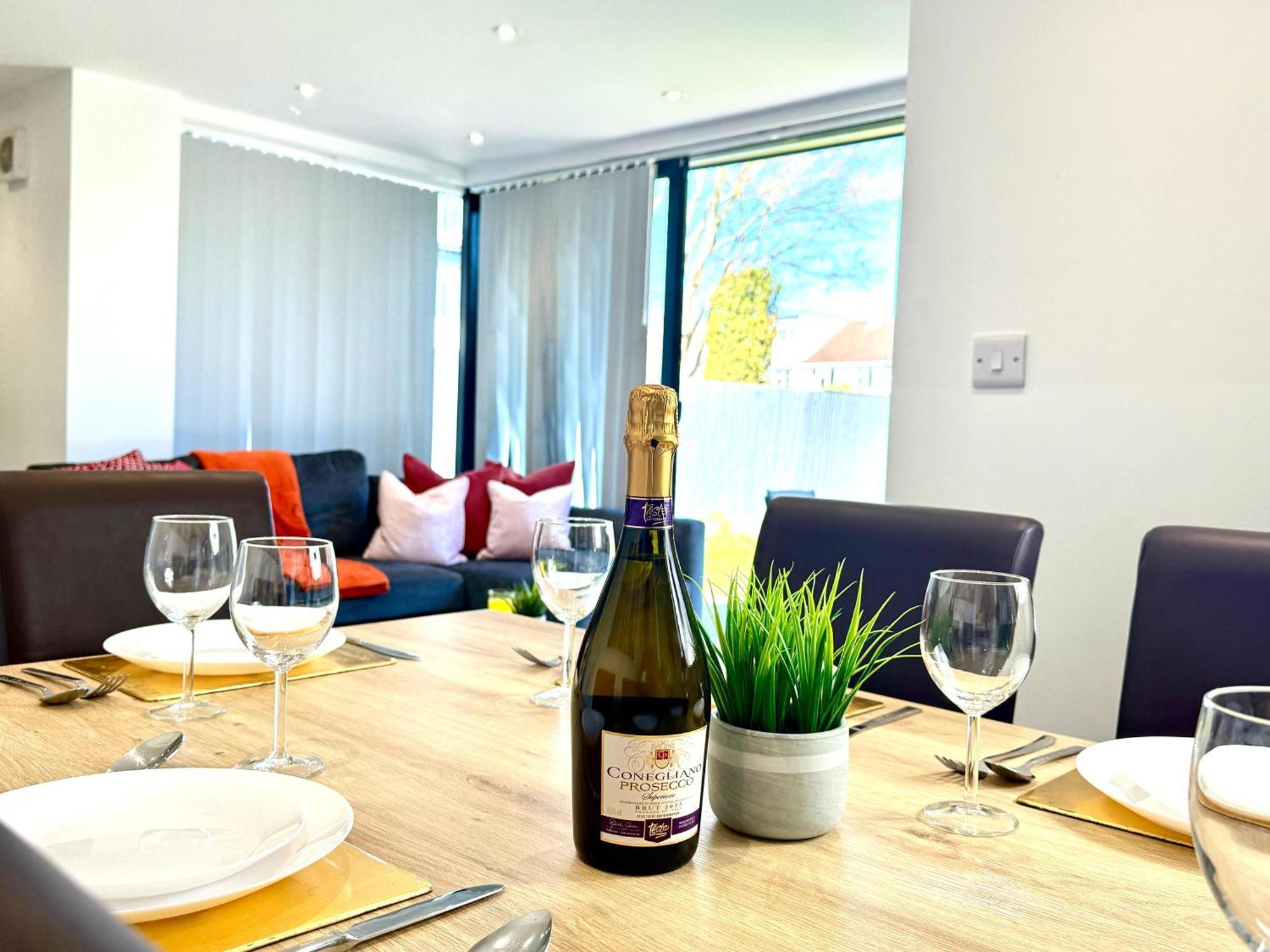 Evergreen Lodge - Two Bed Lux Flat - Parking, Garden, Patio, Wifi, Netflix - Close To Blenheim Palace & Oxford - F3 Kidlington Bagian luar foto